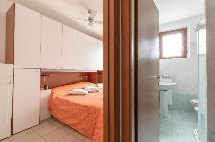 Residence Degli Artisti Desenzano del Garda 0*,  Italy